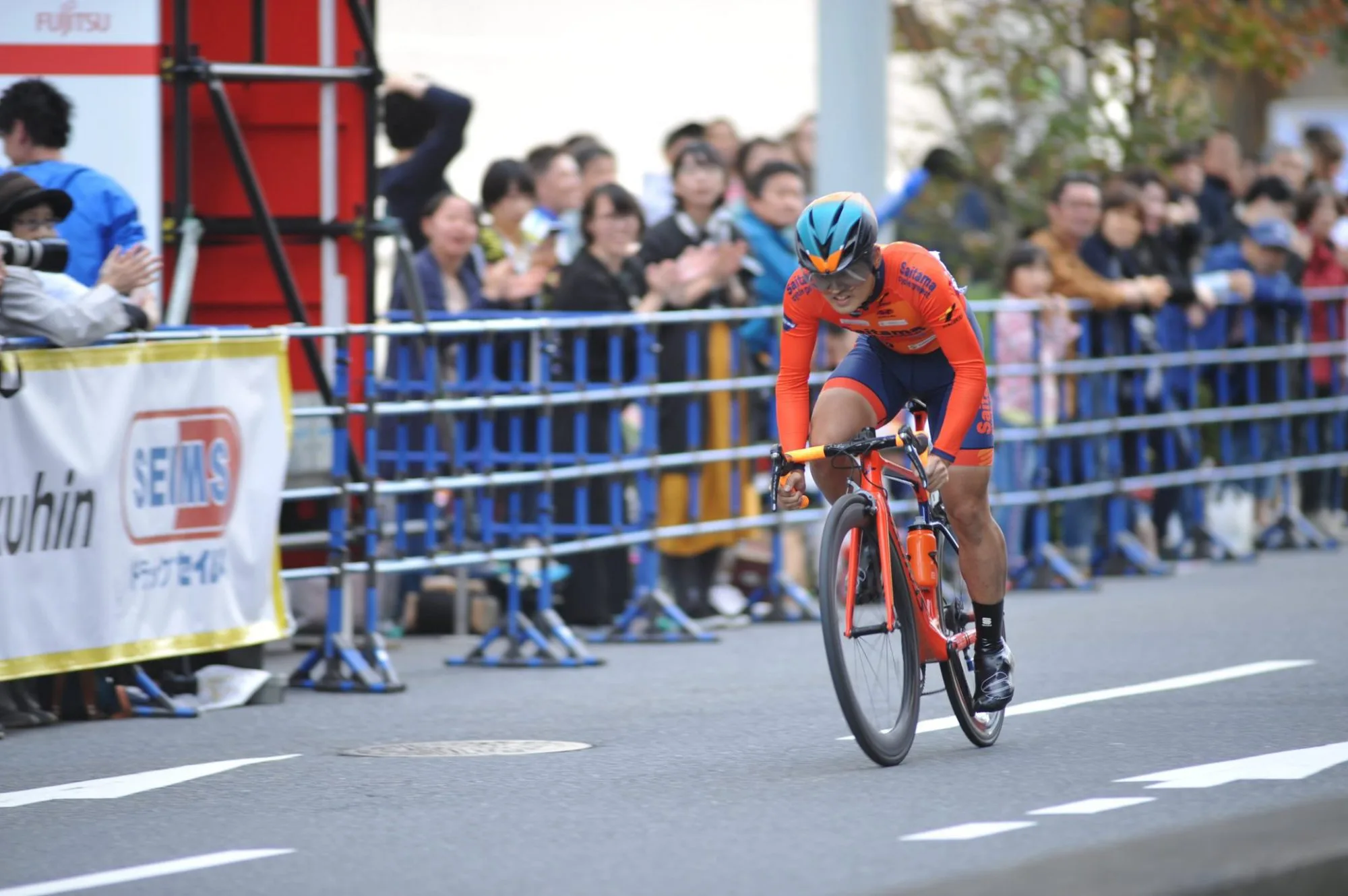 ロードレースは自転車版のマラソン？ | ESSゴーグル・サングラス｜ESS